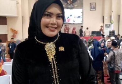 Zennieta Frara Dilantik Jadi Anggota DPRD Subang